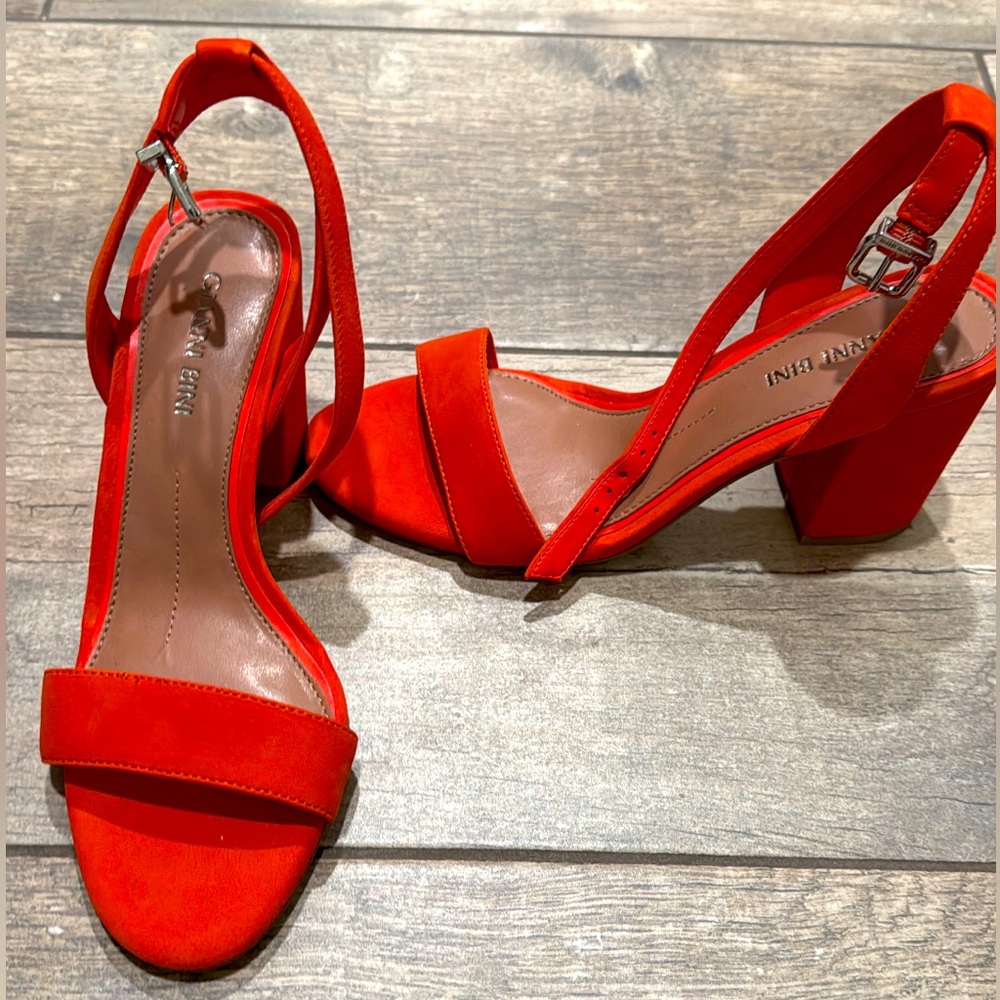 NWOT Gianni Bini 2.5 inch heels
